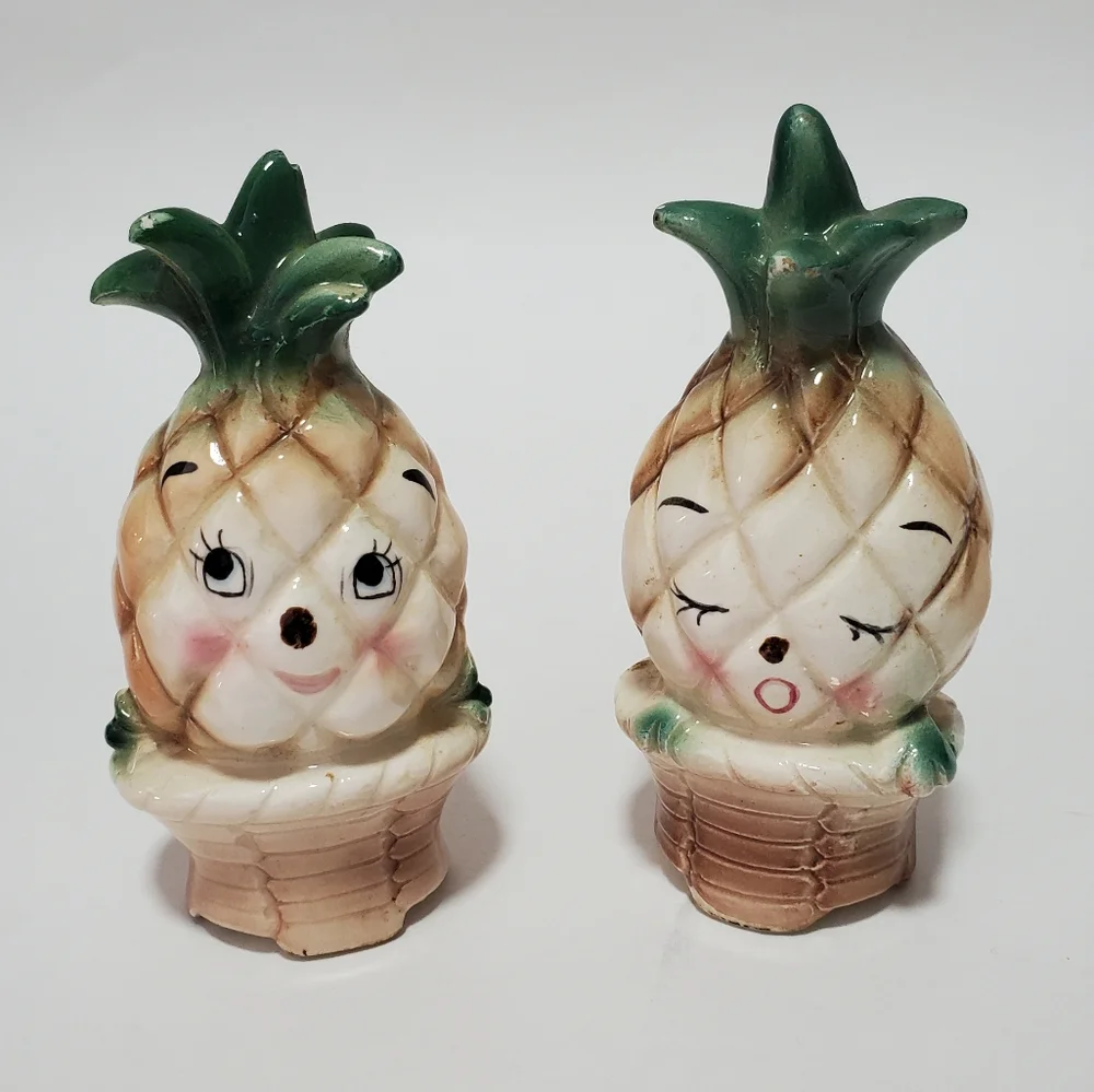 Vintage Pineapple Salt and Pepper Shakers Smiling Winking Faces Cute Retro MCM